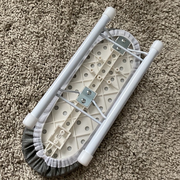 Mini grey and white ironing board - Picture 10 of 15